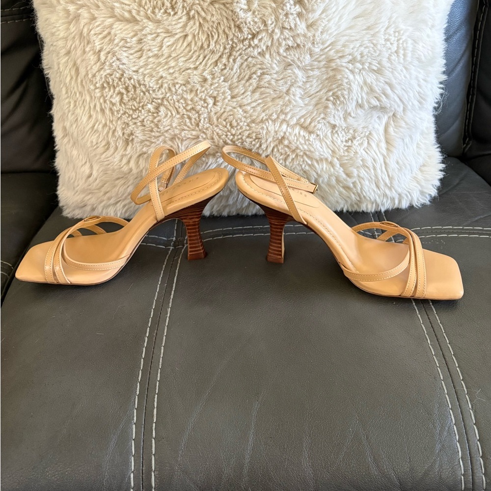 Coach ~ Tan ~Kelsey Square toe Strappy Sandals, sz 9
